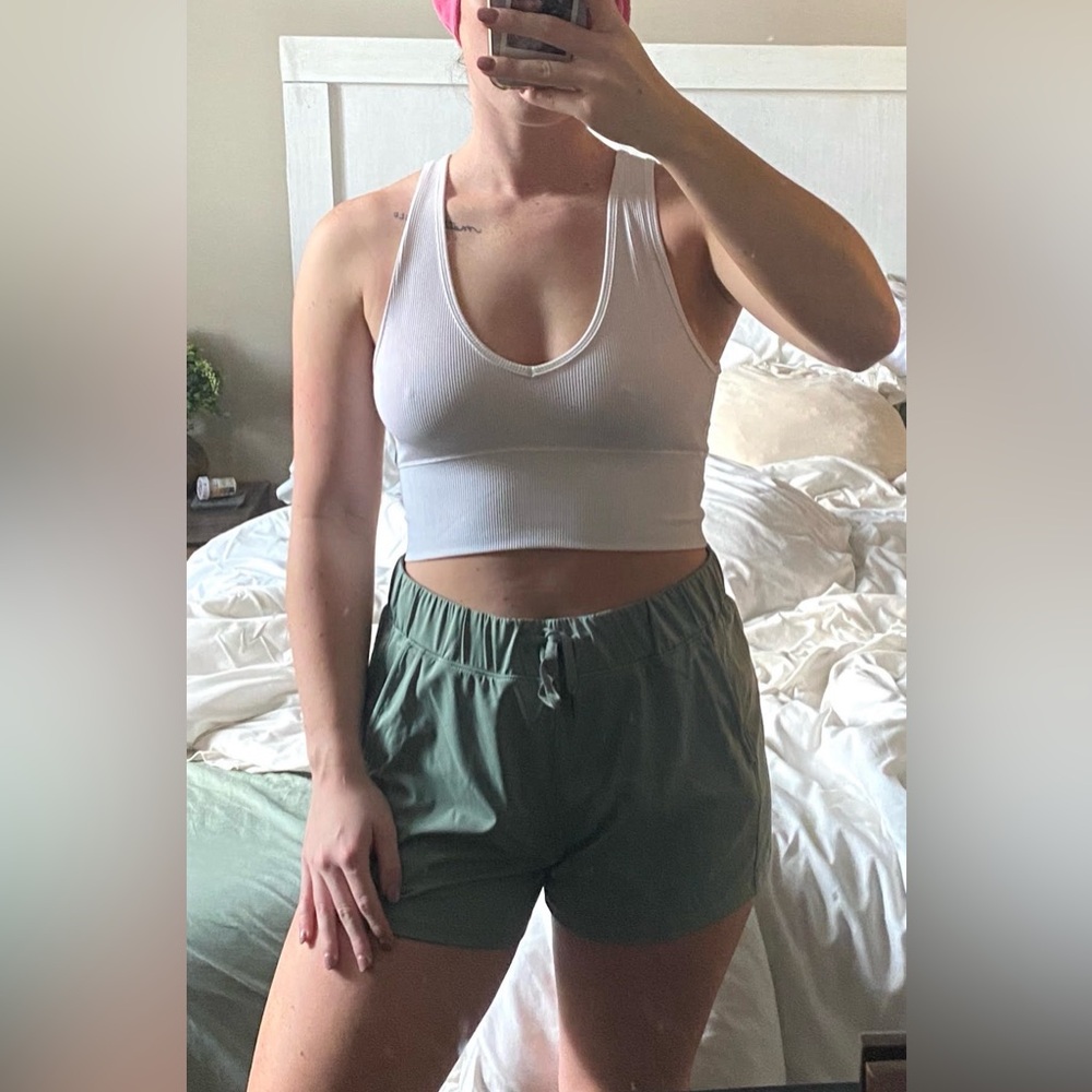 White Cropped Workout Tank - Picture 7 of 8